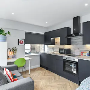 https://the-varsity-ng1-1bh.hotelsin-nottingham.com