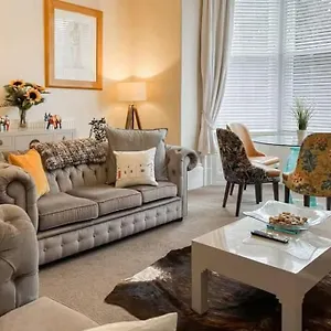Apartment Strathmore Scarborough, Pool, Gym, Parking, Scarborough